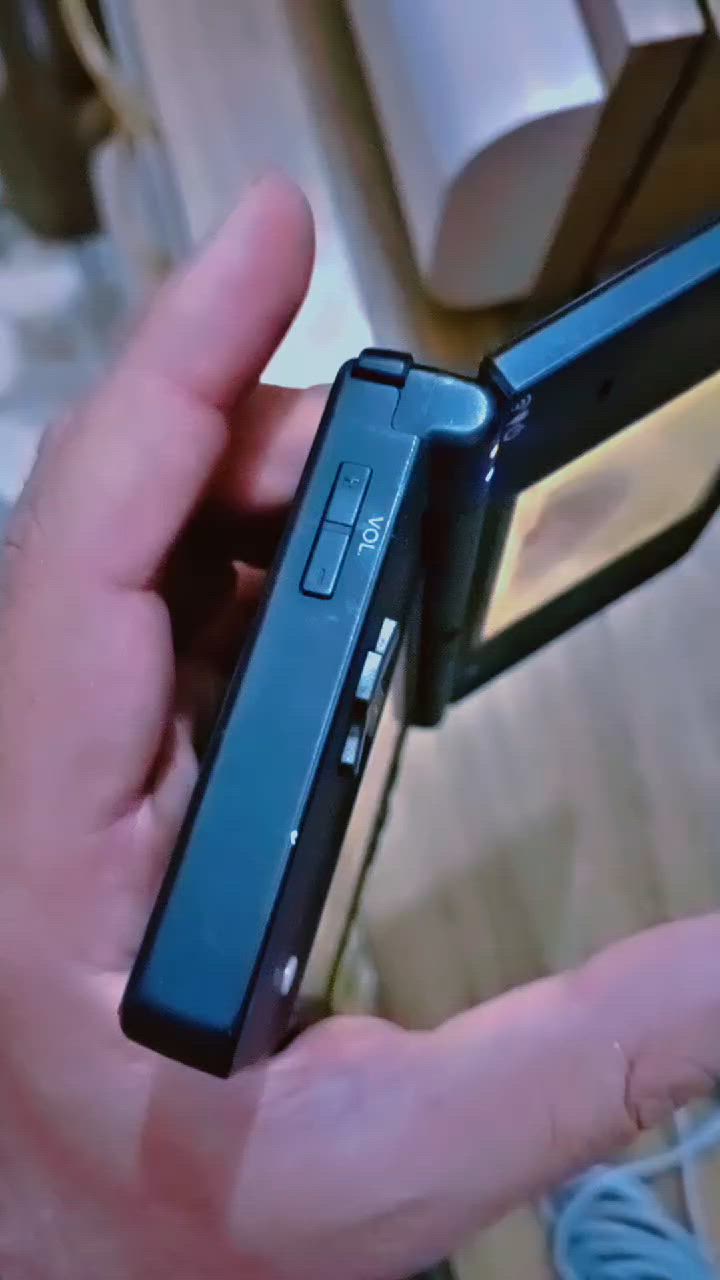 جهاز نينتندو دي أس آي (Nintendo DSi شغاال وكامل نقص قلم بي شخوط موضحات بلفيديو مع شاحنة الاصلية 110 v

. نسخة امريكية TWL-001(USA 
سعر ٥٥ الف


**إذا كنت صاحب هذا الإعلان وتريد حذفه لأي سبب، رجاءا أرسل رسالة إلى الدعم الفني**