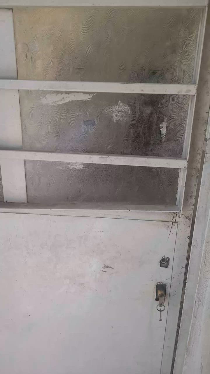 يوجد حاليافي بغدادالجديده شارع عيس قرب البيت الصيني طابق اول للايجار غرفتين وصاله وخدمات معزول ايجار ه ٤٥٠الف الاستفسار والمراجعة مع مكتب ابوعلي الشمري للعقار اوالاتصال ب***********
