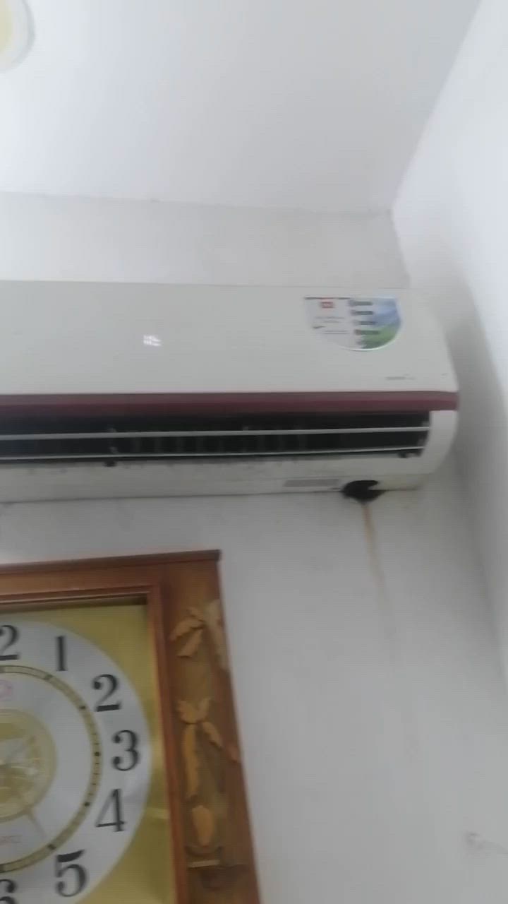 السلام عليكم متاح سبلت نوع تسيل ٢طن ابلادي شغال للبيع السعر ٣٠٠ الف تجي تفحص وتفتح عنوان بغداد حي النصر رقمي ***********
