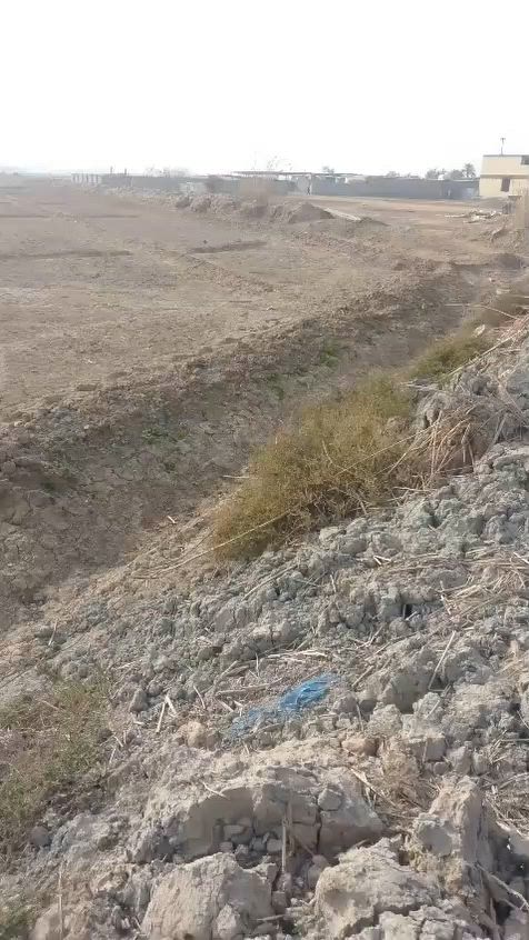 نوع العقار --ارض
سند العقار =عقد 35
العنوان=الصويره شارع بغداد كوت قرب صيطره الج مطعم صكبان شارع احمد حبييتر

ملاحظه == تبعد عن الشارع العام الرئيسي 350متر 
شارع سبيس تبلط عن قريب كهرباء متوفر +مي حلو اساله
الواجهه87×النزال 115 الوجهه الخيره

الجه الايسار طولي356متر
الجه الايمين طولي 360متر 

تصلح بستنه -جملونات -تصلح حقل ابقار-او دواجل

رقم الهاتف ***********
