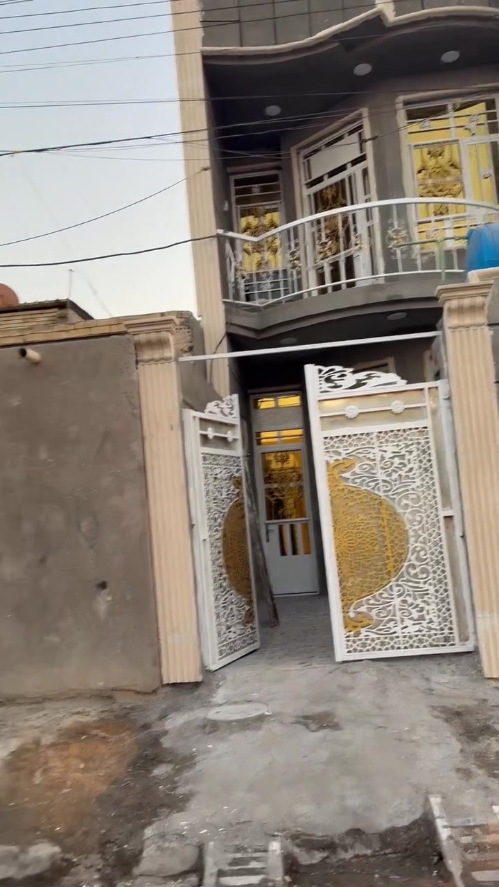 السلام عليكم بيت ١٠٠متر واجها ٤نزال ٢٥بيت طابو تحويل مباشر بسم المشتري البيت جاهز من كلشي بناء حديث. مكانه حي طارق شارع الوسط. عمود ٢٣ فرع مصور سيد أحمد   الشراي يخابر هاذ رقمي ***********
