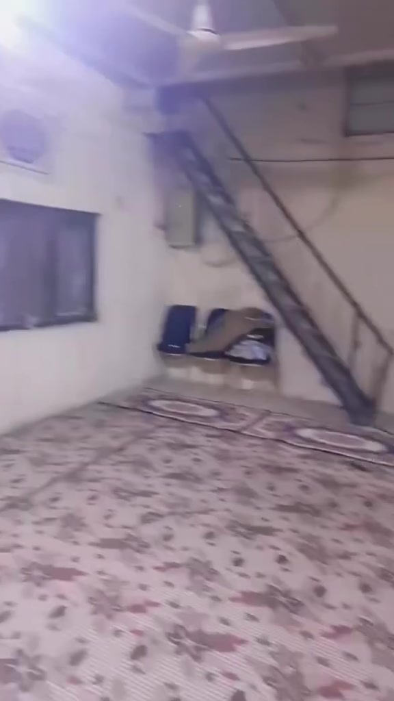 بيت للبيع مساحه ١٠٠ متر مربعة  طابق واحد في منطقه الحبيبية  الاستكشافات منطقه ال مية  شارع تيل الاخضر. قريب على شارع العام  منطقه مبلطة وخدمات كاملة الاستفسار يرجى مراسله على خاص او الاتصال على هذا الرقم ***********
