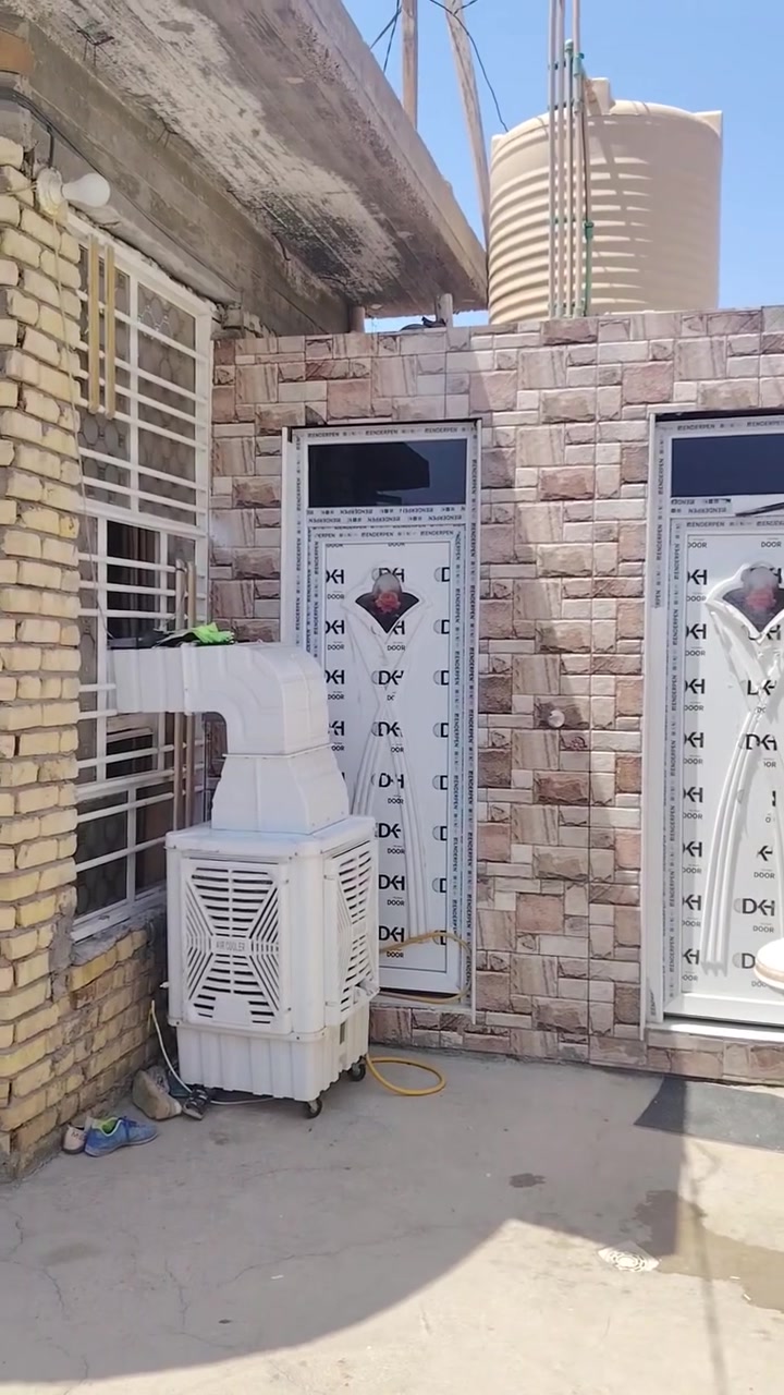 سلام عليكم بيت لبيع مساحه 200طابو زراعي سند25 بي غرفتين وصاله واستقبال مطبخ حار بارد صحيات داخل وخارج المكان القاسم شارع الداينيه قرب سكله قاسم الدايني الاتصال واستفسار على هذا رقم***********
