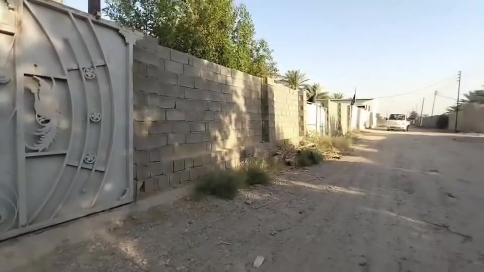 نصف دونم للبيع بغداد السياحي خلف مدرسه مسقط قرب قريه الجنابات سند35
يحتوي البيت ع غرف نوم عدد 2 وحده ماستر ومطبخ حار وبارد
وصاله 8في4 ومسبح خلف البيت3في6قيد الانشاء البيت بي نقص استقبال ودرج فقط بناء2023
السعر 110هاتف***********
