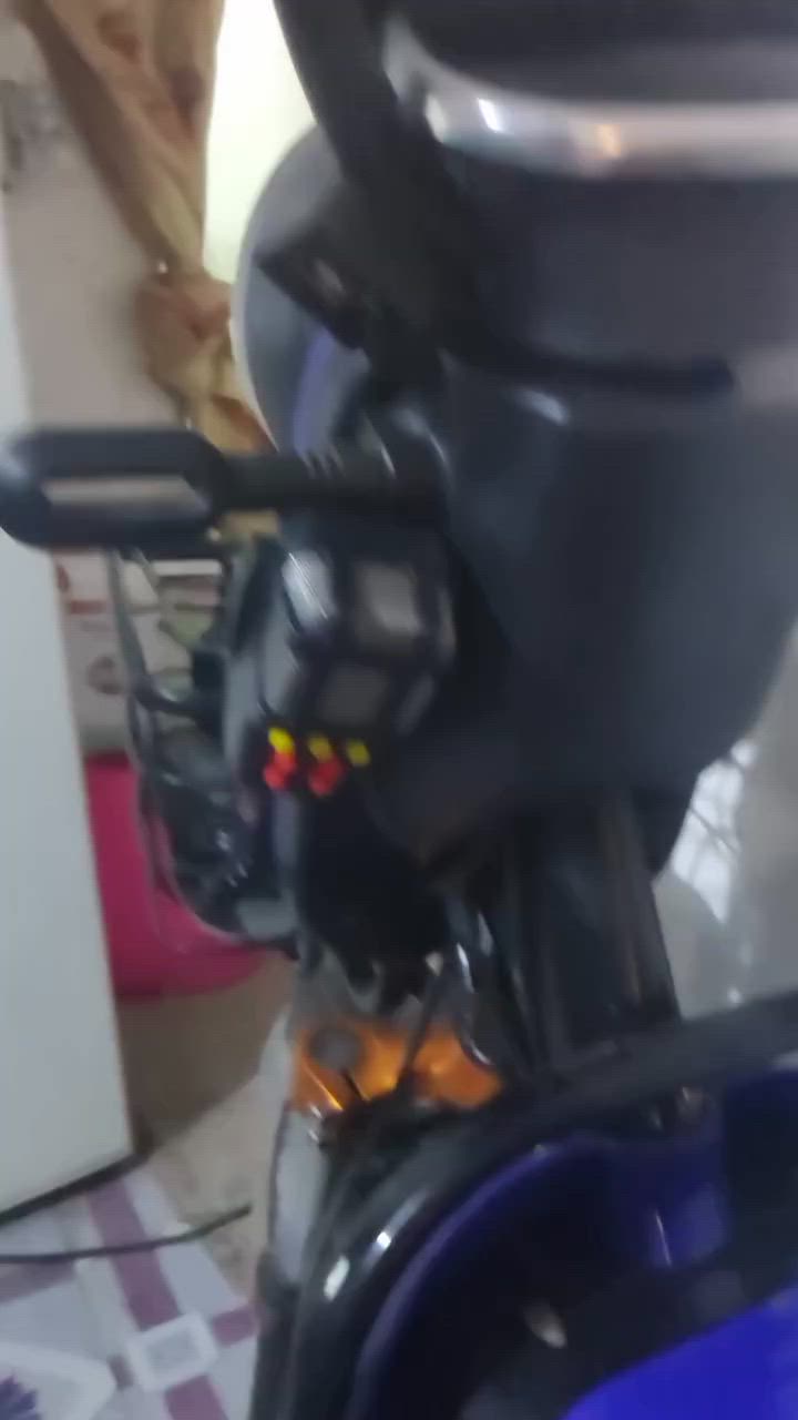 سلام عليكم دراجه شحن نضيفه شلعه ومعدل بطاريات جديده مكفوله حجم 20سعر انته قيم بس لاتكسر وبيهه مجال للطيبين مكاني بغداد المحموديه ناحيه الطيفيه***********بس واتساب

