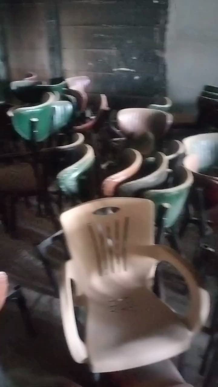 سلام عليكم تجهيز مطعم كامل واكو هواي غراض بعد ممصورهن مكاني نجف ولكمن بسعره خاصتاً اذا شلعه
*********** متواجد فقط اتصال
