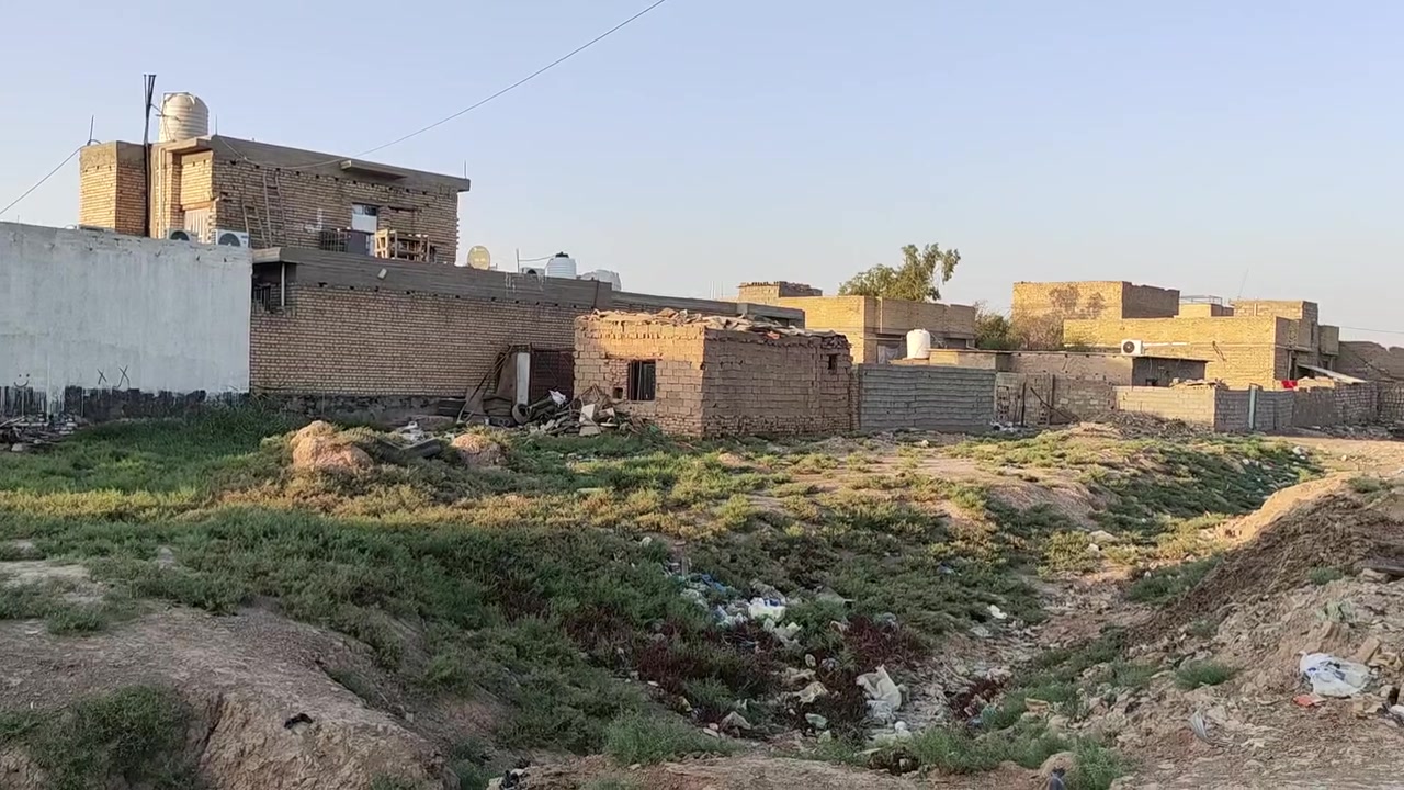 السلام عليكم متاح قطعه ارض زراعي خلف معمل الثلج مساحه  50×20
الوجه 50
والنزال 20 تقسم الى 5قطع التصال على ***********
