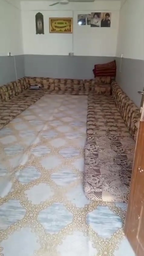 بيت للبيع مساحته 120 متر شارع الإمام الحسن العسكري عليه السلام يتكون من غرفة وصالة ومطبخ واستقبال ومكشوفه وتخاريج السعر 37 وبي مجال للشراي للإستفسار الإتصال على الرقم *********** 
مكلف بالنشر
