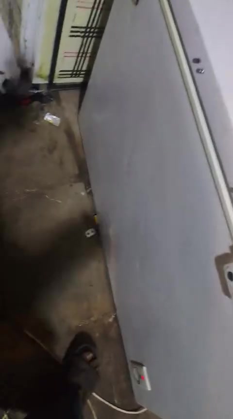 مجمده محوره وكامله شرط الشغل ضمان شهر حجم كبير ب200الشراي ***********الحيانيه
