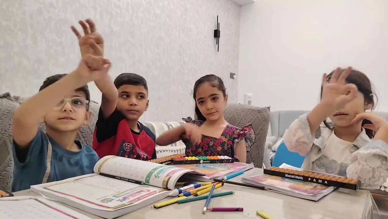✨ لأن البدايات المميزة تصنع أبطال المستقبل... ✨
جانب من أجواء حصة يوم الأحد  2026 لأبطال السوروبان الصغار 📚🧮
الفوج الجديد – المستوى التحضيري، حيث كان الحماس، والتركيز، وروح التعلم حاضرة في كل لحظة.
نفخر بخطواتهم الأولى نحو تنمية قدراتهم الذهنية، وتعزيز سرعة الحساب، وتقوية التركيز والثقة بالنفس، في أجواء تعليمية ممتعة ومحفزة.
كل الشكر لأولياء الأمور على ثقتهم، ونتمنى لأبطالنا الصغار مزيدًا من التألق والنجاح في الحصص القادمة. 🌟
📍 مع المدربة الدولية  الست عروبة
 عبد الحسين للحساب الذهني والرياضيات –
#مع مركز القمة  طفلك في القمة 
🏦 الديوانية الجزائر شارع المطاعم 
📞 *********** 

#السوروبان #أبطال_السوروبان  #الحساب_الرسمي_على_تيك_توك #تعلم_بالمتعة #جيل_مبدع
_#هاشتاج100مليار #sreatingsearchinsightاقوه اكسبلور
#مدارس #الحساب#الشعب
#
