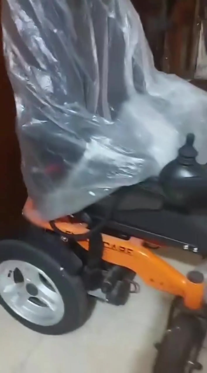 عربانه مال معوقين للبيع حجم كبير وياها شاحنه جديده غير مستعمله بغداد المعامل للأستفسار اتصل على الرقم ***********

