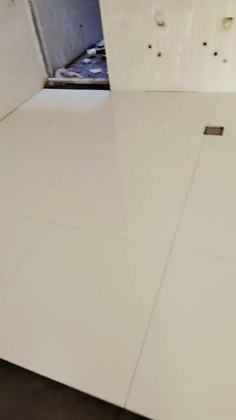 سلام عليكم الي يحتاج خلفات سيراميك ارضيه وجدران شغل نضيف ومرتب أسعار مناسبه داخل بغداد تفضل خاص وهاذا رقمي بي وتساب ***********
