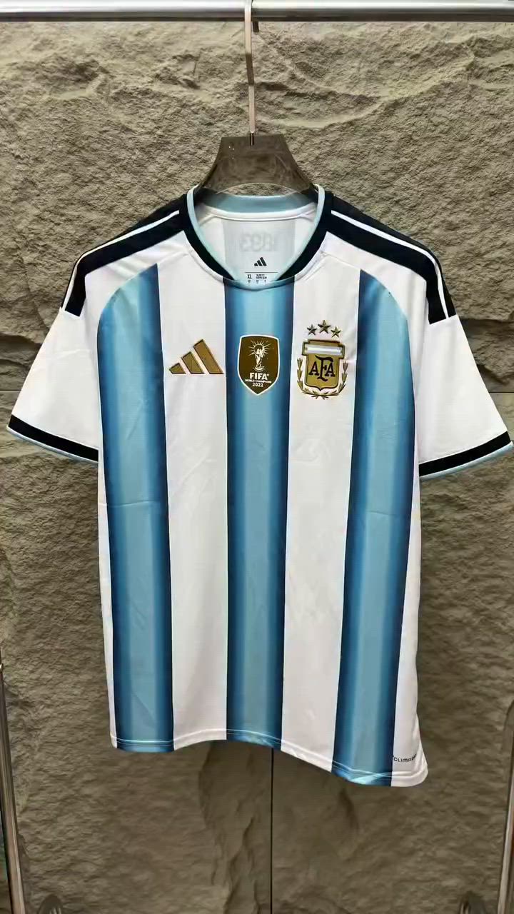 لمحبي الأسطورة ومجانين التانغو! 🇦🇷🔥
​القمصان الرسمية لمنتخب الأرجنتين (الأساسي والاحتياطي) وصلت أخيراً  وبمواصفات عالية الجودة. 👕✨
​✅ خامة ممتازة وتفاصيل طبق الأصل.
✅ كميات محدودة جداً.
✅ متوفرة حالياً في محلنا


**إذا كنت صاحب هذا الإعلان وتريد حذفه لأي سبب، رجاءا أرسل رسالة إلى الدعم الفني**