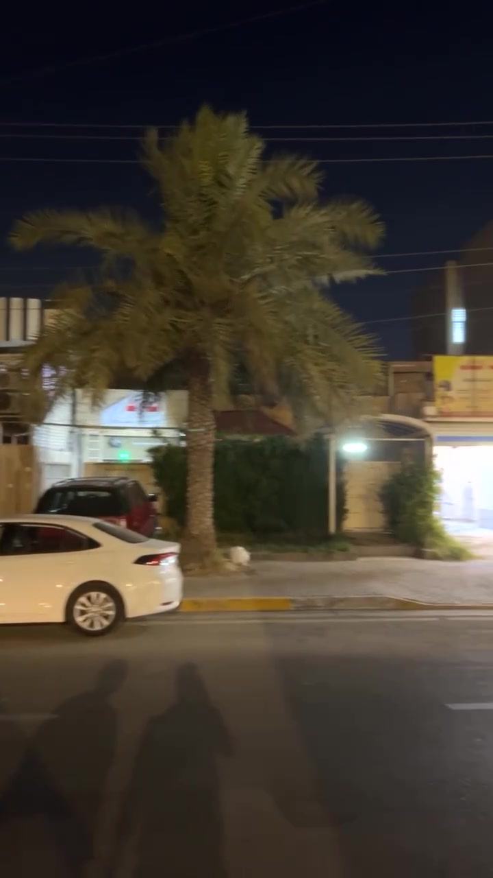 دار تجاري للبيع
ماسحة 320م
واجه 16م
نزال20م
قرب مجمع النسيم 
على شارع سايدين تجاري و حيوي 

للأستفسار ***********
