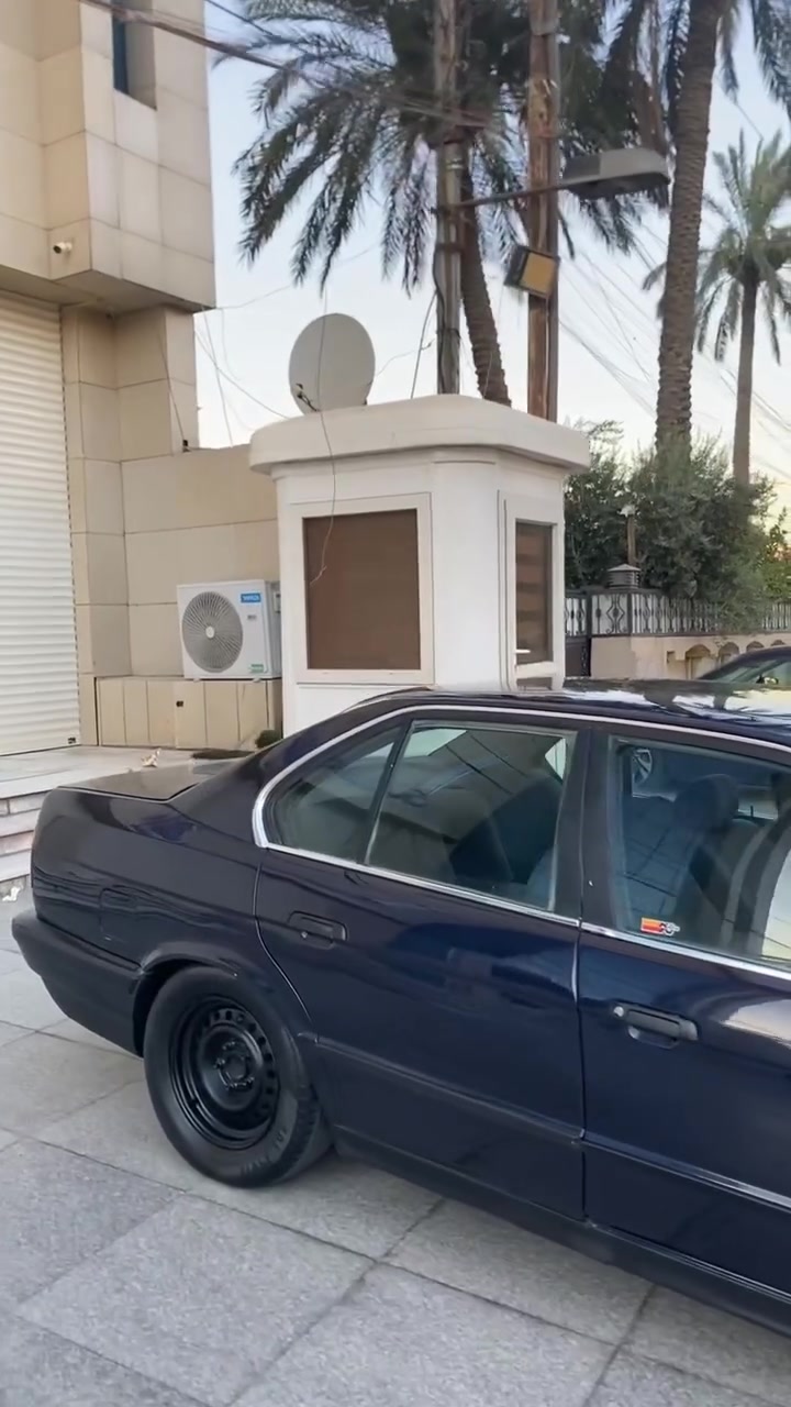 للبيع Bmw520 
موديل ٩١ رقم بغداد الانكليزي باسمي تحويل مباشر هزه وسنويه جدد
سياره اصل مسكر كير عادي  على وضع الشركه فقط صبغ جماليه بدون اي ضرر  كلشي بيها بلادي وعلى ايد وحده  وارد يابان كلش  ناعمه وسريعه 
محرك كير شغاله ١٠٠/١٠٠
حداديه جديده امامي خلفي 
تبريد شغال شرط ويه السويح 
داخل مخمل جديد لوك 
بطاين مخمل 
تخم تاير جديد 
سياره بدون اي نقص ترايك مفتوح وين ميعجبك  كاعيات الشركه بيها 
السعر 63$
مكاني السيديه 
للاستفسار الاتصال على الرقم ***********
