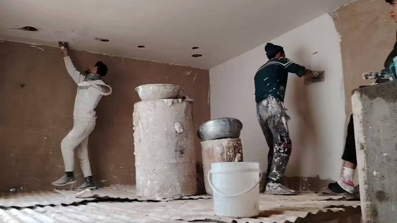السلام عليكم ورحمة كادر مبيضجية جص وبورك ٣ خلفات شغل درجة أولى مصاطر سرعة ونضافة بالعمل سعر المتر ٦٠٠٠ فقط مع تنضيف البيت اتصل وتدلل ***********
