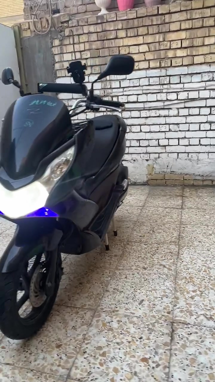سلام عليكم بس سي اكس جيل الاول الدراجه خير من الله مكفوله كفاله عامه بس فطر بل كفر مالها كهربائيات كلها شغاله عنواني بغداد حي اور الرقم ***********

