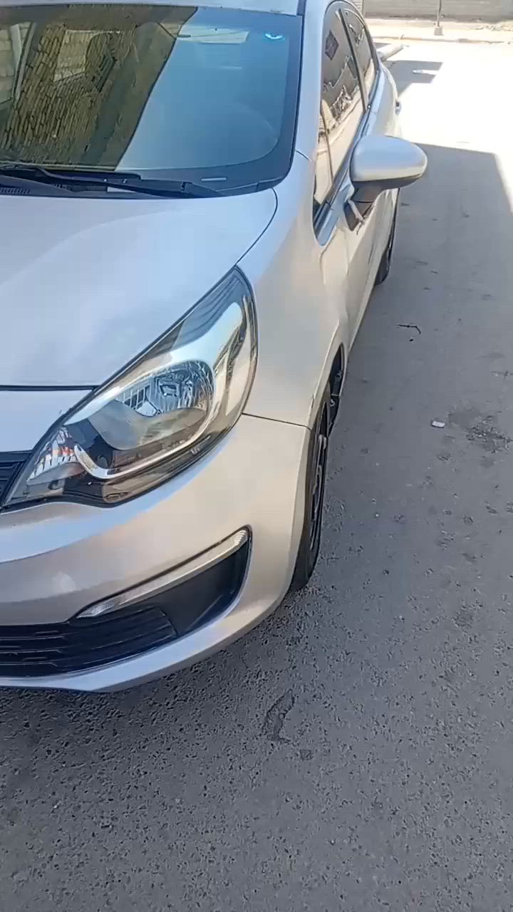 اسلام عليكم كيه ريو ١٦ خليجي مكفوله من الظربه وعيب شرعي مكينه ١٦٠٠ كير جديد قبل شهر شاهده تبريد كله جديد صار اسبوع  تخم تاير ويل صار عشر ايام شادهن كامره شاشه كشنات مغلفه  حداديه حلوه بس ظعف بالمشط قليل رقم انكليزي باسمي سياره حلوه بس اشويه جارده السعر ٨٣ وبيها مكان واسط ***********
