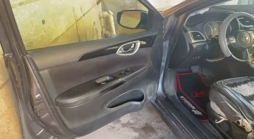 نيسان #سنترا صناعه امريكيه فول مواصفات موديل ٢٠١٨ باسمي التواصل مع موبايل ***********
