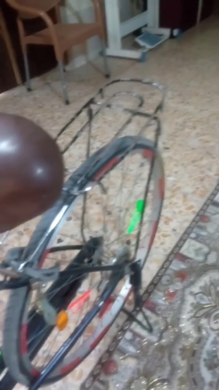 السلام عليكم بايسكل للبيع حجم 26 البايسكل نظيف ما صار لي يومين من جبته يعني البايسكل ما متعود 
للبيع هو غراضه 125 وبي مجال  للاستفسار ***********
