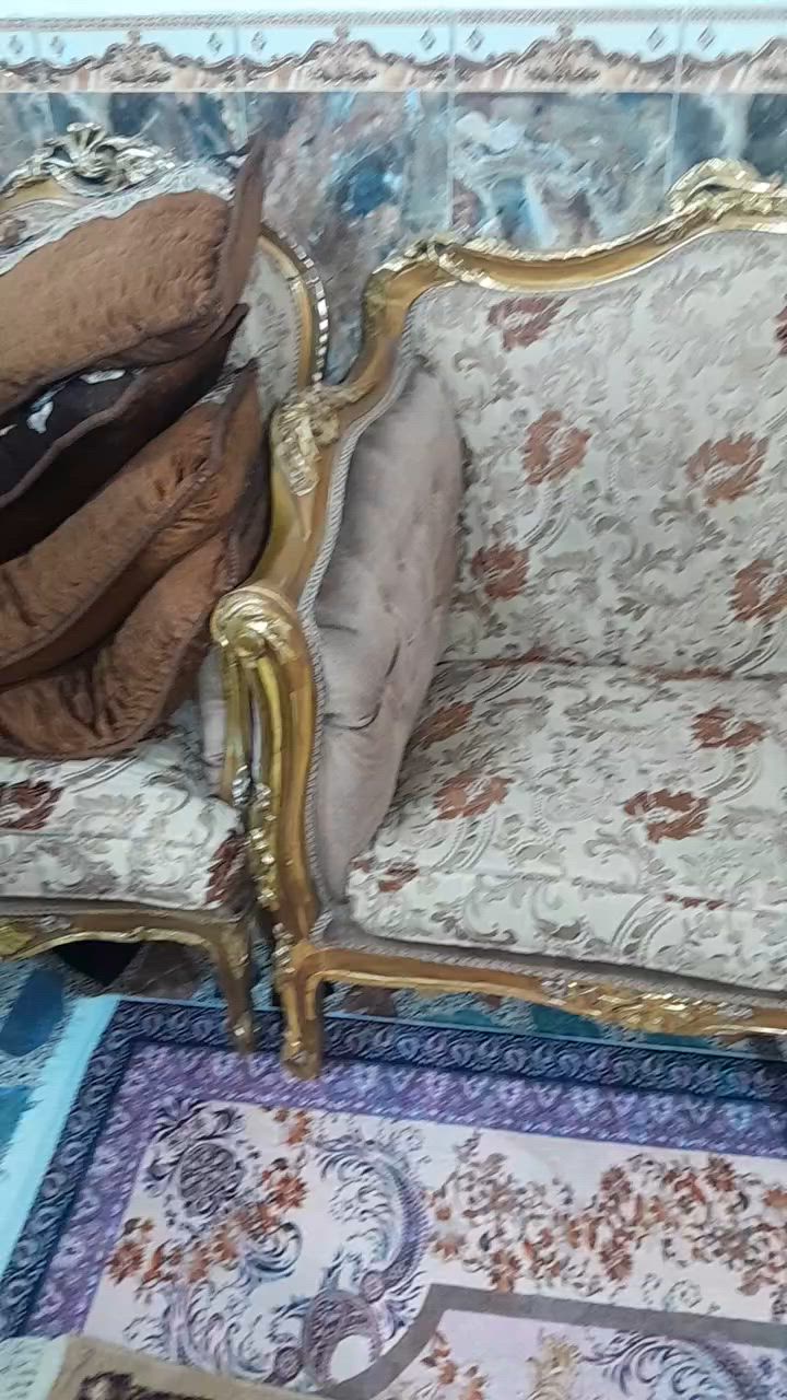 تخم ملكي ١٠ مقاعد مع طبله وسطيه مثل ما موضح بلصور والفديو. نظافه ٩٠ بل ١٠٠.  مكاني بغداد الغزاليه  للإستفسار خاص


**إذا كنت صاحب هذا الإعلان وتريد حذفه لأي سبب، رجاءا أرسل رسالة إلى الدعم الفني**