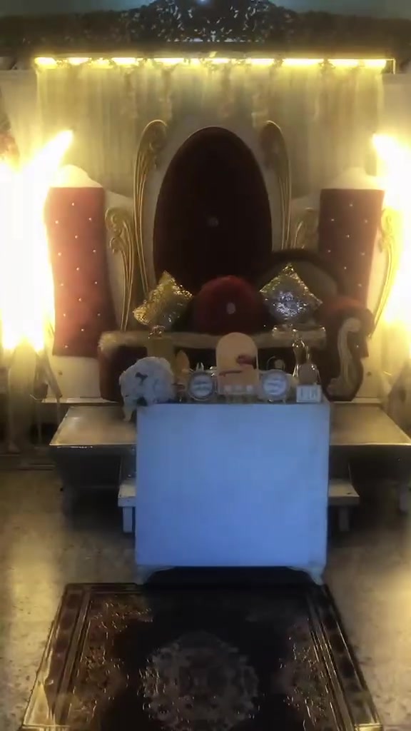 كوشات وچادر ابيض للبيع
الشراي يتصل واتساب ***********
