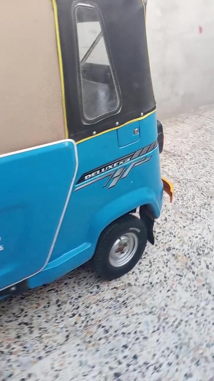 السلام عليكم تكتك للبيع موديل 21كفاله بس رباعتها معمره مكينه كفاله بس كلجات مبدلات اوراق السعر 6000 مكان القبله رقم***********
