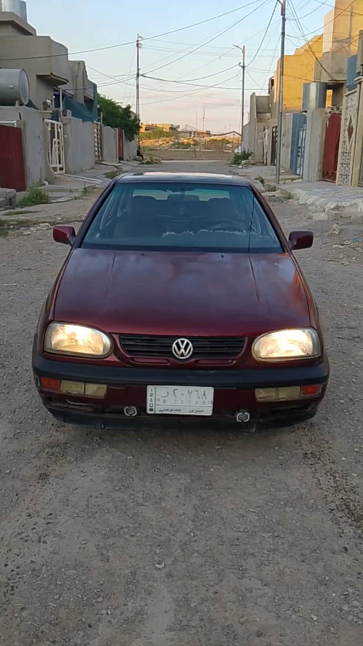 سلام عليكم من رخصه مدير الكروب سياره كولف فنتو موديل 92 سياره مال بيت
1 بيها كابون بانزين 
2سنويه لغايه 2029 
3 سياره الكلج مالها كايم 
سعر 25 بيها مجال بسيط رقمي ***********
