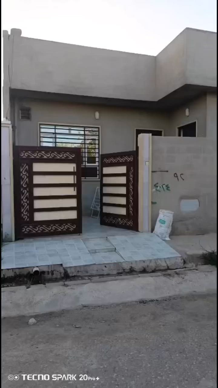 دار للبيع 

في جمعيه دجلة المساحه ١٠٠م مربع
يحتوي على غرفه نوم واحده هول استقبال مطبخ كراج

بسعر مناسب للاستفسار والطلب 
اتصل على الارقام التالية 

***********
***********
