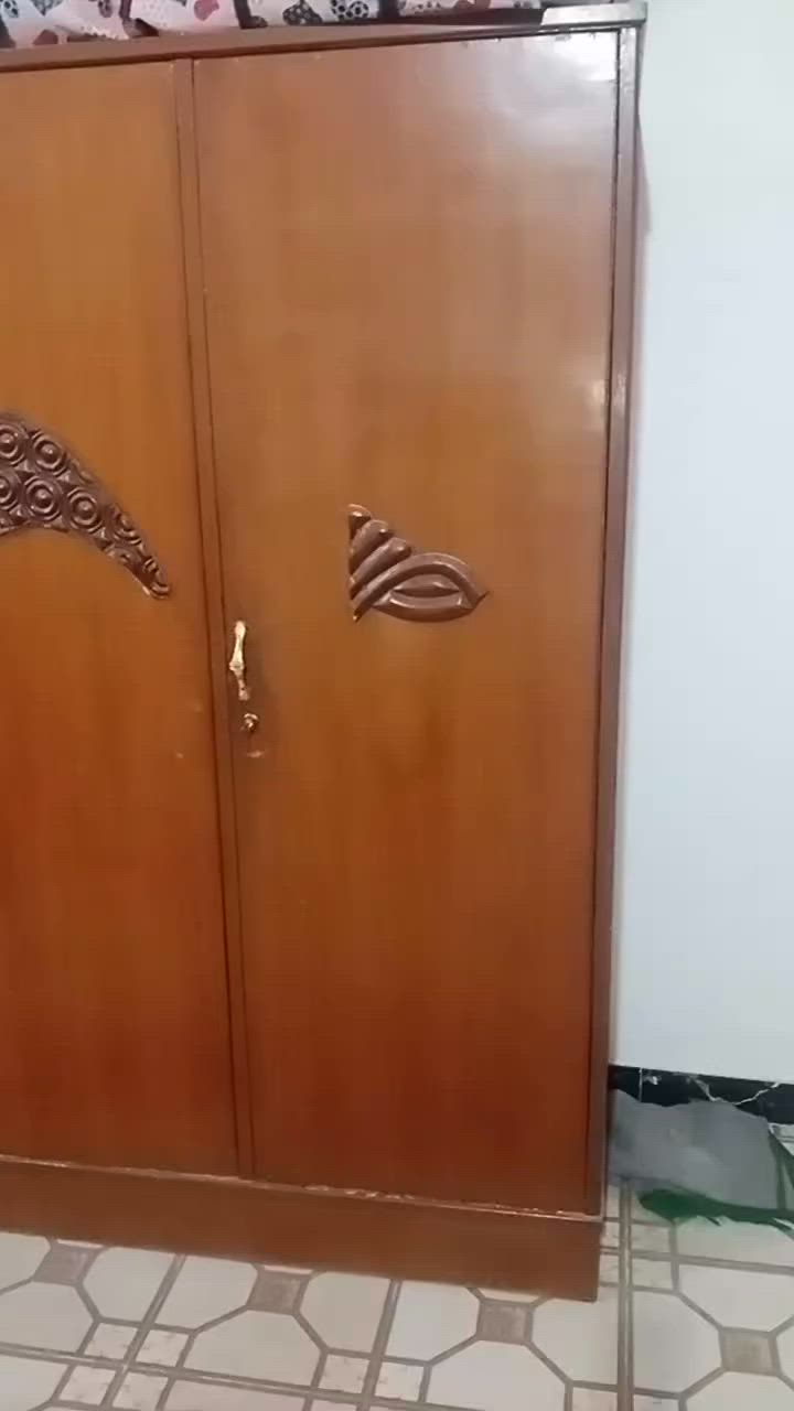 السلام عليكم كنتور للبيع ابو4خانات العنوان خلف جامعه فريحه السعر 180 رقم الموبايل ***********
