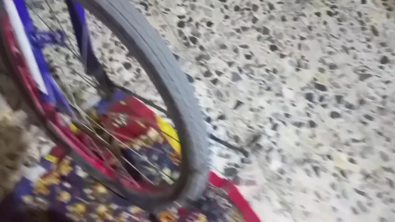 بيسكل لبيع عكرب 5نمرات حلو نضيف مكان حي اور ***********
