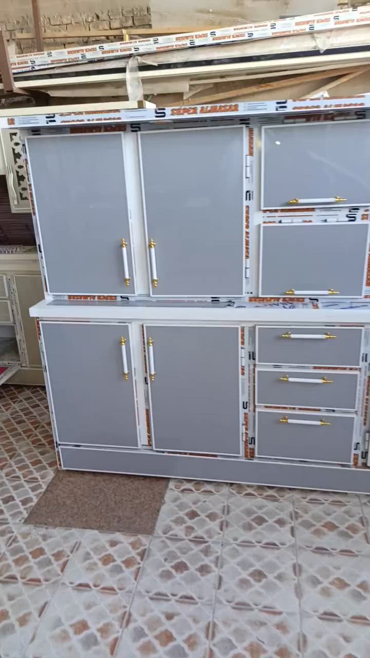 كاونتر مترين ونص وسنك مترونص مرمر جديد هذا تفصال مبطن وجهين لباب بوري صيني ثقيل وليس يراني خفيف سعره خاص ويتدلل شراي مكان بصره موجود توصيل داخل بصره 👈 ***********
