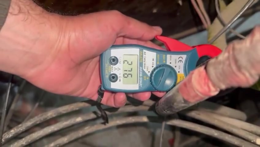 السلام عليكم
مولده فالفو دكتوره 275 kv لاتنقيص ولاتبخير  السعر 65 ورقه لاتصال  ***********
