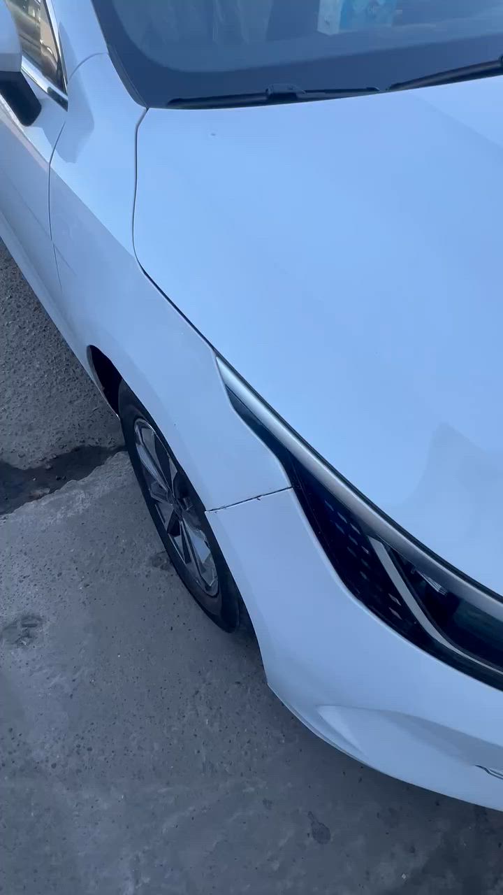 سلام عليكم
دستروير BYD 2025 

مرقمة بغداد باسمي 

تبريد قطعتين داخل ابيض شاشة قلابة 

الرقم شبه مميز..

سياره بعده بوضع الزيرو

المسافه المقطوعه6700 الف الكلي  السعر 19700 وبي مجال بسيط..

الضربه موضحها بالمقطع … جاملغ فقط ..

DM_i 1,5 محرك

مكاني بغداد الامين الثانيه شارع النواب

للاستفسار اتصل على الرقم *********** واتساب او اتصال
