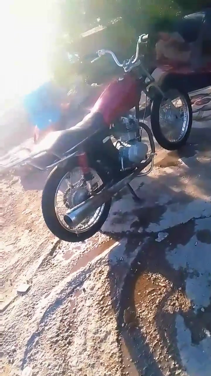 سلام عليكم نامه مكينه تخبل  فصله لصبح دراجه حلوه مفتوحه ولفات فقط مكاني عفك شراي يدلل سعره 350 خاص مالي خلك تصل وتدلل  رقمي ***********
