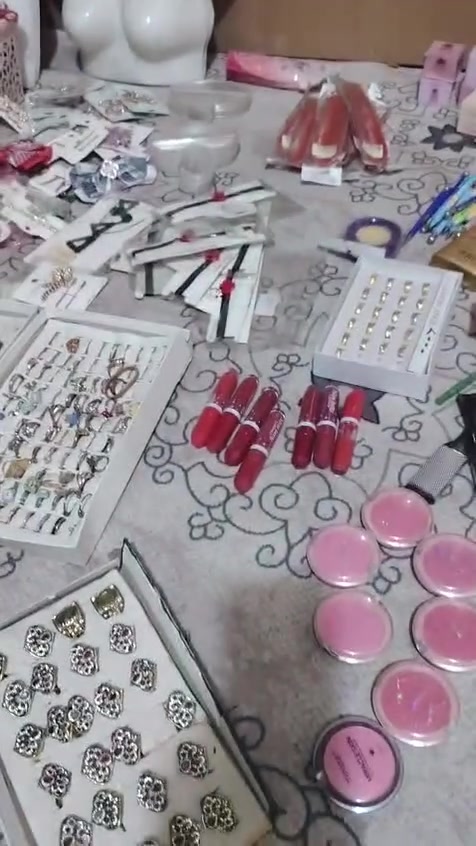 عندي اغراض مال تصفيه محل للبيع شراء يجيني ارخص لو يخابر على هذا الرقم***********
