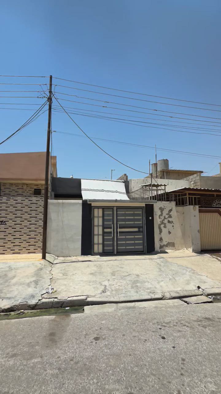 #بسعر_مناااسب 
#دار_محدث_للبيع 
#الموقع حي السماح الاولى على شارع ١٥ قرب جامع ابو يعلى الموصلي 
#المساحة ١٠٠م٢ 
يتكون الدار من طابق واحد
 استقبال وهول ومطبخ وصحيات وغرفة نوم وبيتونة 
_________________
للاستفسار الاتصال على الارقام:
☎️***********
☎️***********
أو زيارة مكتب منازل للعقار حي السماح سايدين الاركان قرب مول القمة 

#موقع_المكتب 9688+PG6 الموصل
