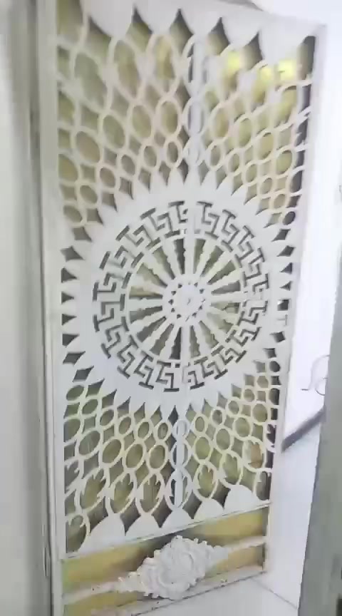 شقه للايجار بالقبله بحي الجامعه على الشارع العام بيها غرفتين وصاله ومطبخ وصحيات الشقه كلش نظيفه اجارها ب450 مع الماء والكهرباء اي استفسار على هذا الرقم ***********
