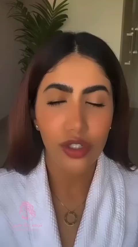 واقي_شمس _لاروش_بوزيه ❤ الفرنسي الاصلي💯💯
واقي شمس لاروش ✨ Anti-Shine ✨ 💫
حماية عالية من الشمس لفترة طويلة بمعامل حماية SPF +50 
و الحلو فيه انه جل سريع الامتصاص و ما بترك اثر ابيض على البشرة و الاحلى انه مقاوم للتعرق و الماء بشكل فظيع 

💛 الاصفر : مناسب للبشرة العادية والجافة والحساسة ..
يمنح ترطيب عالي للبشرة مع توحيد لون البشرة وحماية تدوم وتدووم

يعتبر واقي شمس سائل لاروش بوزيه SPF 50 واقيًا فعالًا من أشعة الشمس مصممًا خصيصًا للبشرة الحساسة للشمس ومناسب أيضا  لجميع أنواع البشرة. يمكن وضع واقي الشمس حول منطقة العين وكذلك على الوجه وهو مقاوم للماء  لمدة تصل إلى 80 دقيقة بعد السباحة🌊🏊‍♀️ أو التعرق🌞. إنه مقاوم للضوء بنسبة 100٪ ،  يعتبر سائل La Roche-Posay الواقي من الشمس مع SPF 50 خيارًا مثاليًا لأولئك الذين يبحثون عن واقي شمسي موثوق لحماية بشرتهم من أشعة الشمس الضارة.
سائل خفيف القوام يشعرك بالراحة على الجلد، ويمتص بسرعة ولا يترك أي بقايا بيضاء.
تقنية تصفية حاصلة على براءة اختراع توفر حماية عالية جدًا من الطيف الواسع وتساعد على الحماية من التلف الناتج عن التلوث والأشعة تحت الحمراء. 
Original ✅️ ✅️
#الاصلي المنشأ فرنسي 🇫🇷💯 
السعر 15 الف 
🚘 يوجد خدمة توصيل لجميع محافظات العراق 3 الاف 🚘


**إذا كنت صاحب هذا الإعلان وتريد حذفه لأي سبب، رجاءا أرسل رسالة إلى الدعم الفني**