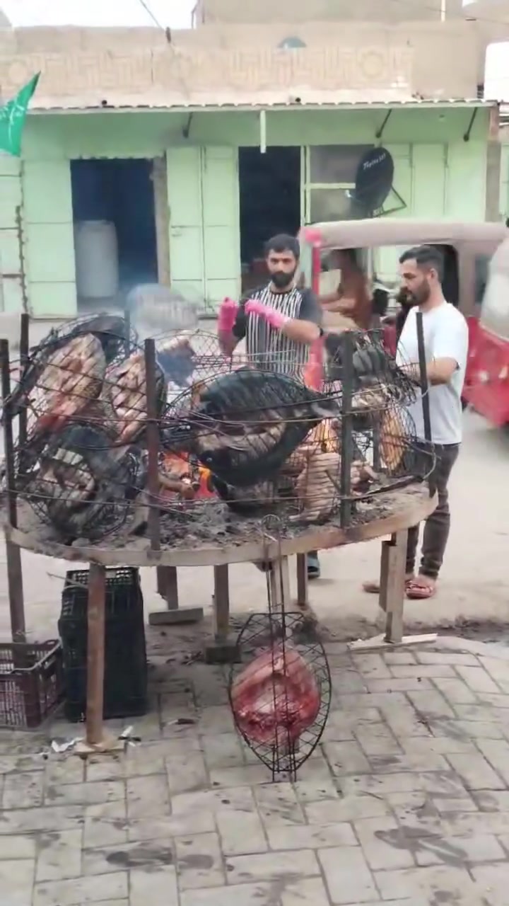 يا الله 

عمي السماجه الحد يظوج بيش مابيع 
محد اله دخل بيه. خلي العالم تاكل 

سمج اسود مال قفص اذا مو عدل لا تاخذ
اذا مو تشوفه بعينك عدله لا تاخذ 

سعر كيلو المسكوف وكامل.  ب٥
اذا تجون المحل مو نفس المنشور 
نزلو عليه منشور 
اخوان كيلو السمج ب٥ 
مكاني سكندريه شارع الحسينيه 
يم اسماك ومسكوف المعموري 
رقم الحجز ***********
السماجه أهل السمج الجايف
الحد يكلي اليش تكسر بل سوك
