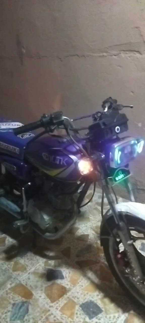 سونك 24 خير من الله كلشي ما يعوزه برغي ما مفتوح بيه سعر 800 وبيه مجال للطيبين
ممكن تكتبلي الموديل الكامل مال السونك 24 شنو بالضبط؟ وهل هي شاشة عادية لو سمارت؟: 
سونك 24
وين مكان البيع بالضبط؟ وإذا تريد توصيل، متوفر لو استلام فقط؟: 
موصل ناحيه بعشيفه 
هل بيها الريموت، القاعدة/الحامل، وكل الملحقات الأصلية لو لا؟: 
نعم
السعر 800 نهائي لو بيه قابلية بسيطة للتفاوض؟: 
بيه مجال