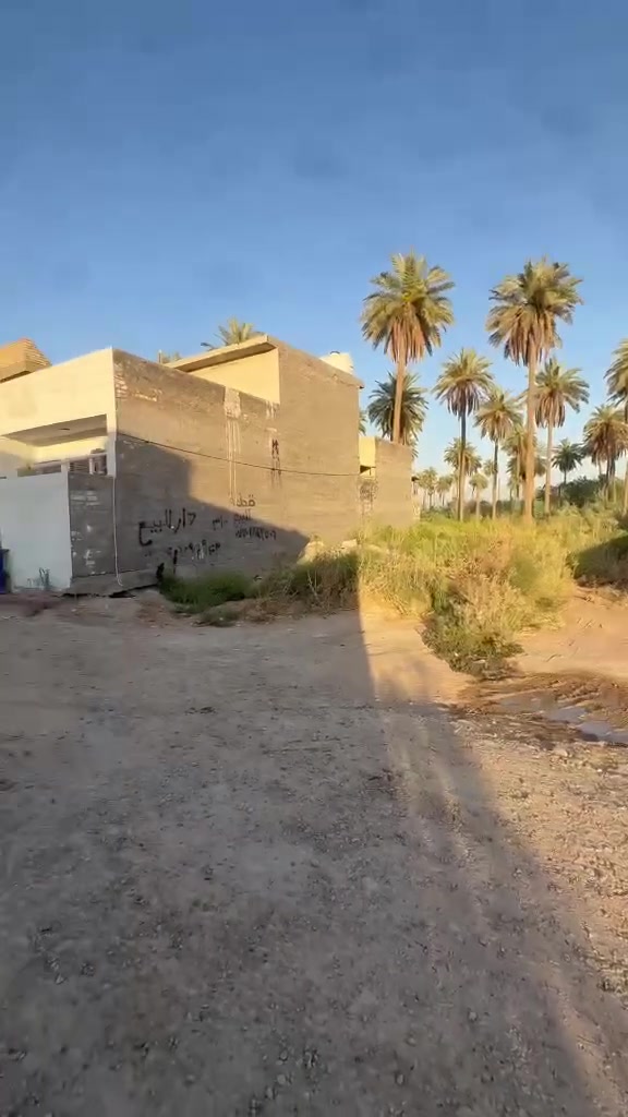 قطعه ملك زراعي سند ٢٥ للبيع
مسحها ٣٠٠متر وجها ١٥ نزال ٢٠

تنباع شلع 
وتنباع ميات سعر ١٠٠   
٣٢مليون وبي مجال بصيط
بستان غالب مقبيل لتكيه
 يبعد عن شارع رايسي ٤٠٠متر

وسعر ٣٠٠شلع ٩٥مليون
***********
