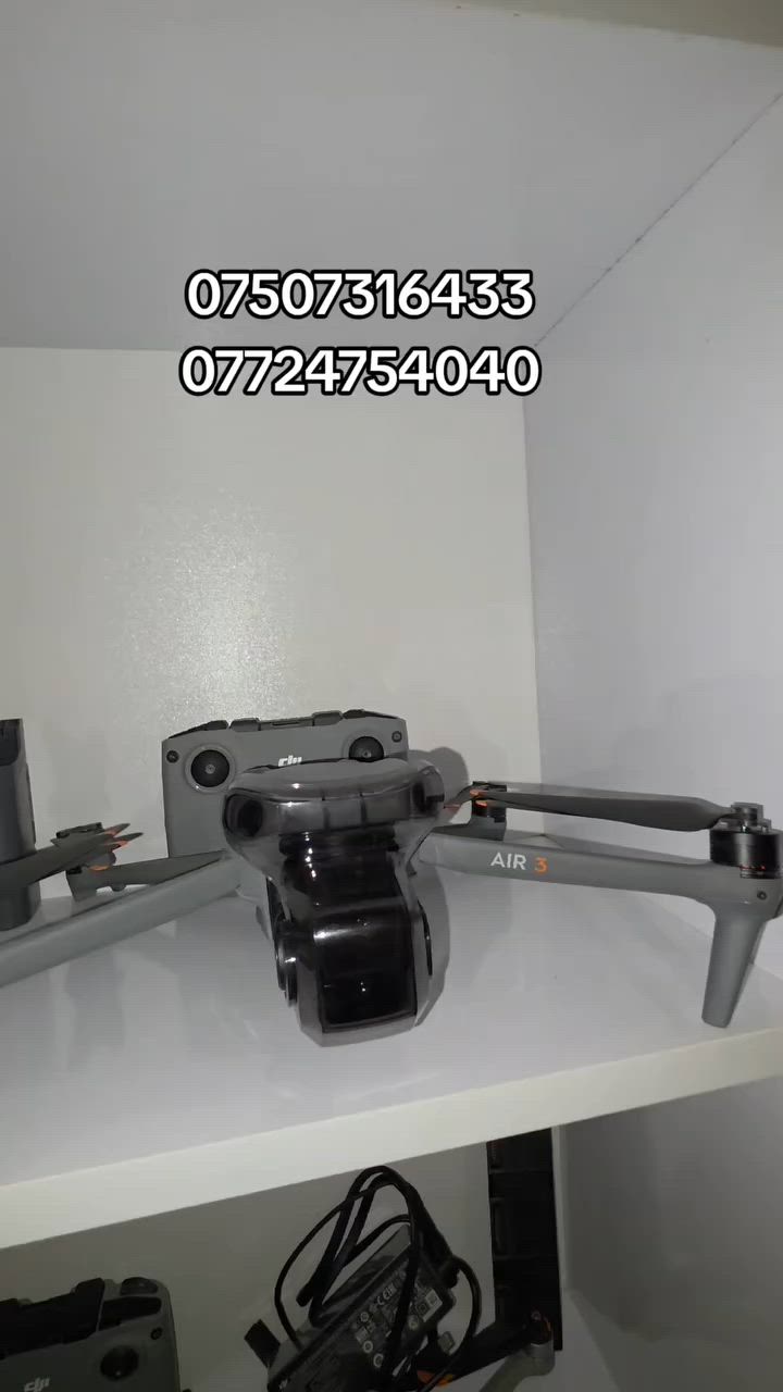 🚁 DJI Air 3 Combo (دەستی دوو) – زۆر خاوێن و ئامادەی فڕین
ئەگەر بەدوای دڕۆنێکی بەهێز و پیشەیی دەگەڕێیت، ئەم DJI Air 3 Combo ـە هەڵبژاردەیەکی نایابە. دڕۆنەکە دەستی دووە بەڵام زۆر خاوێنە و بە تەواوی ئامادەی کارکردنە.
🔹 مواسەفاتەکان: ✅ دوو کامێرای سەرەکی (Dual Camera System) ✅ کامێرای 48MP Wide-Angle ✅ کامێرای 48MP Telephoto (3x Optical Zoom) ✅ ڤیدیۆی 4K/60fps HDR ✅ ڤیدیۆی Slow Motion تا 4K/100fps ✅ سنسۆری 1/1.3-inch CMOS ✅ D-Log M & HLG بۆ ڕەنگکاری پیشەیی ✅ ماوەی فڕین تا 46 خولەک ✅ دووری گواستنەوەی وێنە تا 20km بە O4 Transmission ✅ سیستەمی پاراستنی تەواوی ئاراستەکان (Omnidirectional Obstacle Sensing) ✅ ActiveTrack 360° بۆ شوێنکەوتنی ئۆتۆماتیکی ✅ Waypoint Flight ✅ MasterShots ✅ QuickShots ✅ Return To Home (Smart RTH) ✅ GPS + GLONASS + Galileo ✅ فۆڵد دەبێت و ئاسانە بۆ گواستنەوە
📦 Combo هەموو پێداویستییە سەرەکییەکان لەگەڵیدا دابین کراون.
📞 بۆ زانیاری زیاتر و نرخی گونجاو پەیوەندی بکەن: 📱 *********** (WhatsApp) 📱 *********** (WhatsApp)
🔥 دەرفەتێکی تایبەت بۆ وێنەگر، دروستکەری ناوەڕۆک و هەموو ئەوانەی دڕۆنێکی پیشەیی دەوێت بە نرخێکی باش.
