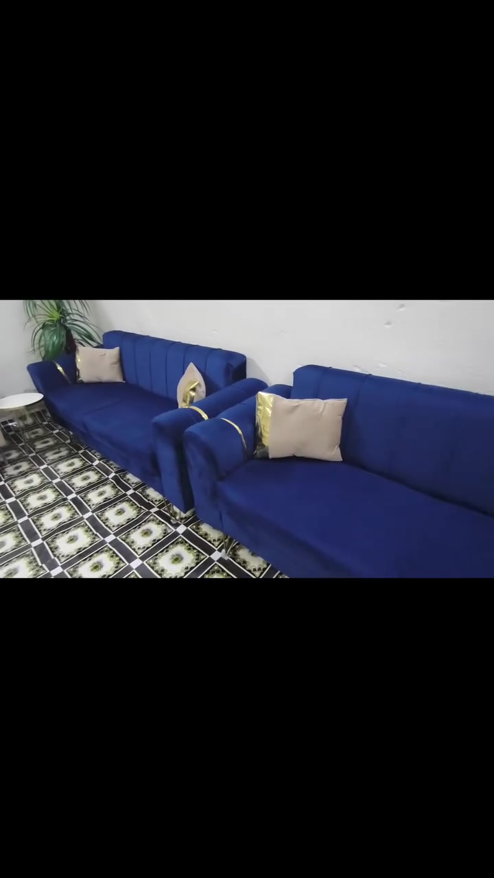 تخم للبيع ١٠ مقاعد  نضيف جدا ما بي أي ضرر مثل ما موضح بصور كلش نضيف استخدام قليل سعره ٣٥٠ وبي مجال 
شراي يتصل ع رقم وبخدمتكم ***********

