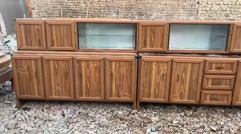 ملاحظه بيع او مراوس
كاونتر المنيوم لون صاجي نضيف جدا نفس ما واضح بالصور . 5متر اريضي و5متر ملحق . يتكون من سنك ابو الحوضين مترتين ومن كاونتر مترين ونص وزازيه  مكاني بالقاسم السعر خاص ومناسب جدا مال بيع


**إذا كنت صاحب هذا الإعلان وتريد حذفه لأي سبب، رجاءا أرسل رسالة إلى الدعم الفني**