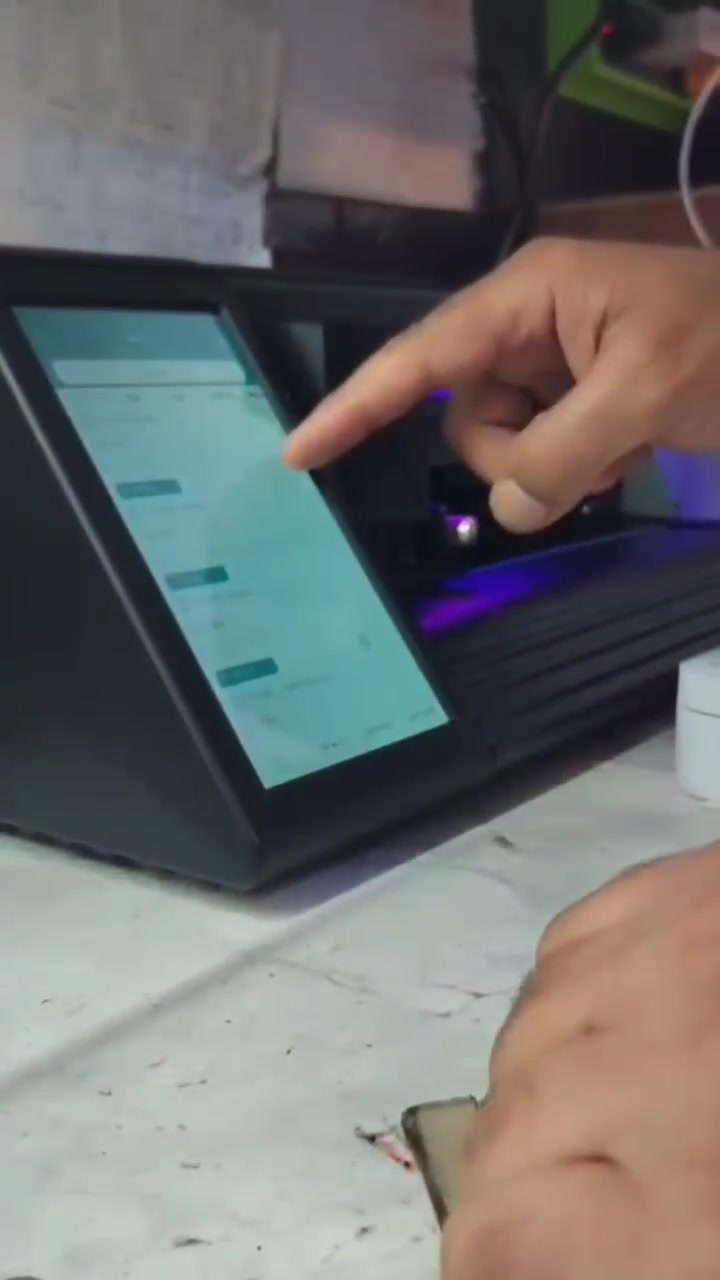 يتوفر لدينا جهاز تغليف جميع الاجهزه الآيفون والاندرويد بأسعار مناسبه 

‭***********‬
