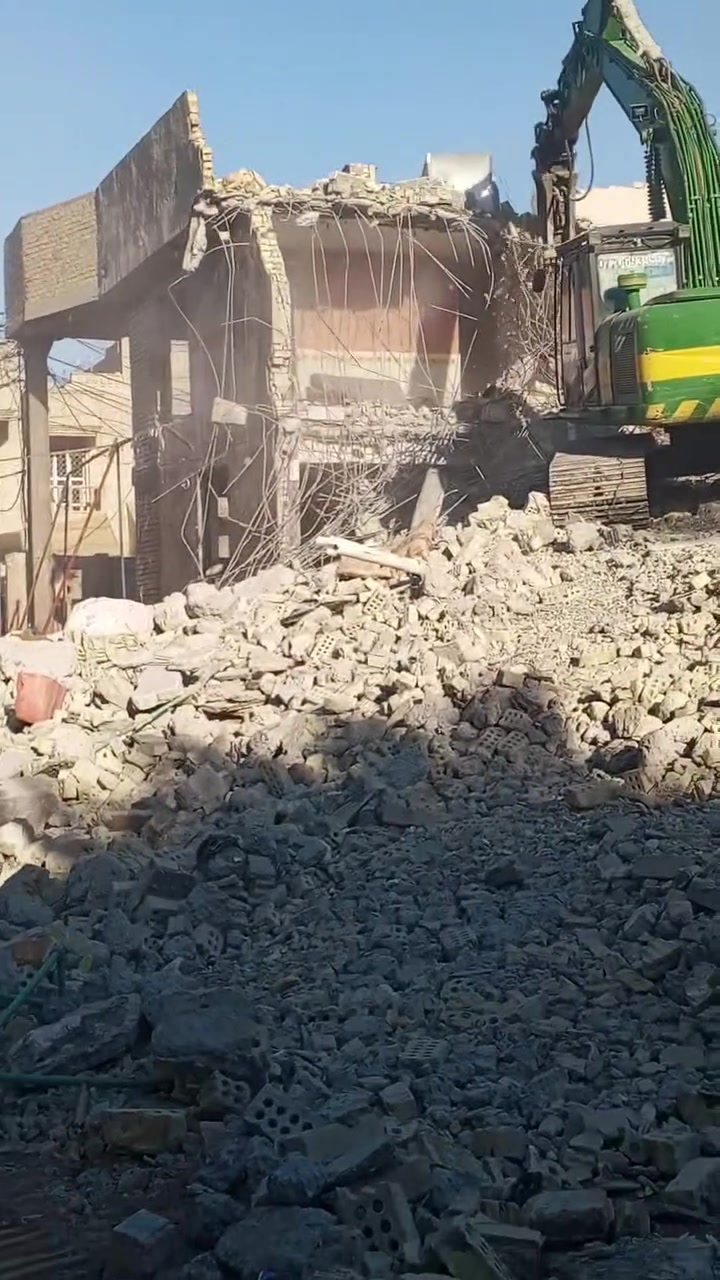 من رخصت مدير الكروب المحترم ‏‪***********‬‏الهدم البيوت ورفع النقذ وقص البيوت المشترك كفت بقداد كرخ رصافه بنسب السعار
