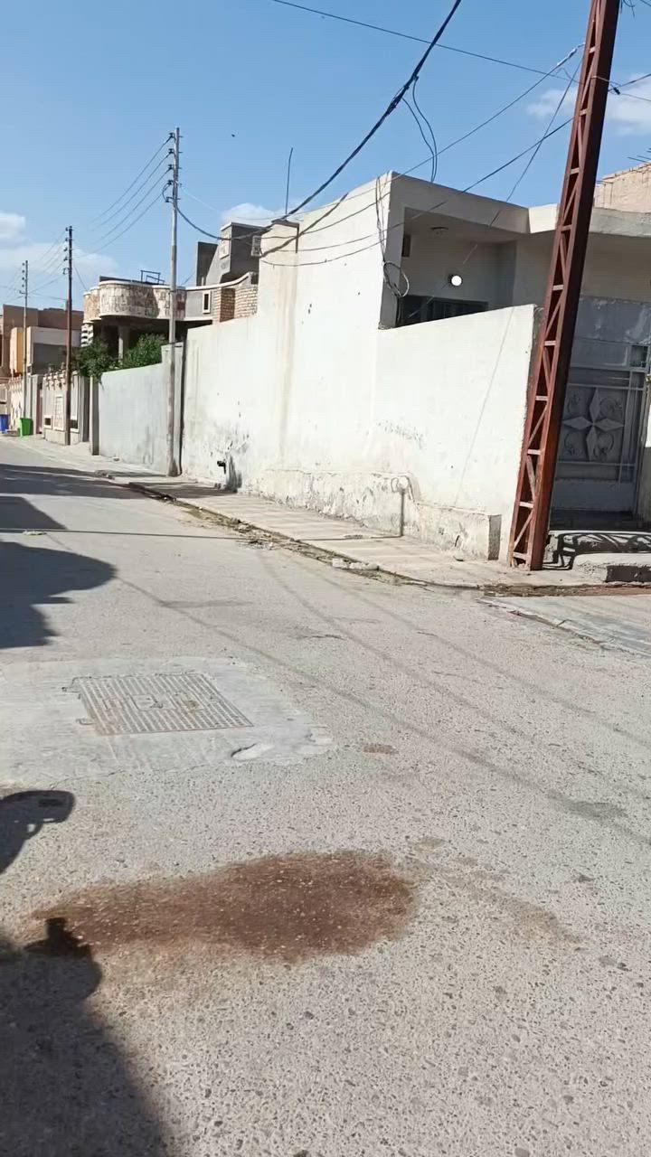 سلام عليكم ماكس عدله للبيع دراجه بلديه كلها فقت الكفر تجاري بوشه 49 بلديه سعر دراجه 650 قفل دراجه بيها وراق منفيس مو شراي التراسل التفاصيل واضحا كدامك رقم الهاتف *********** مكان الفلوجه
