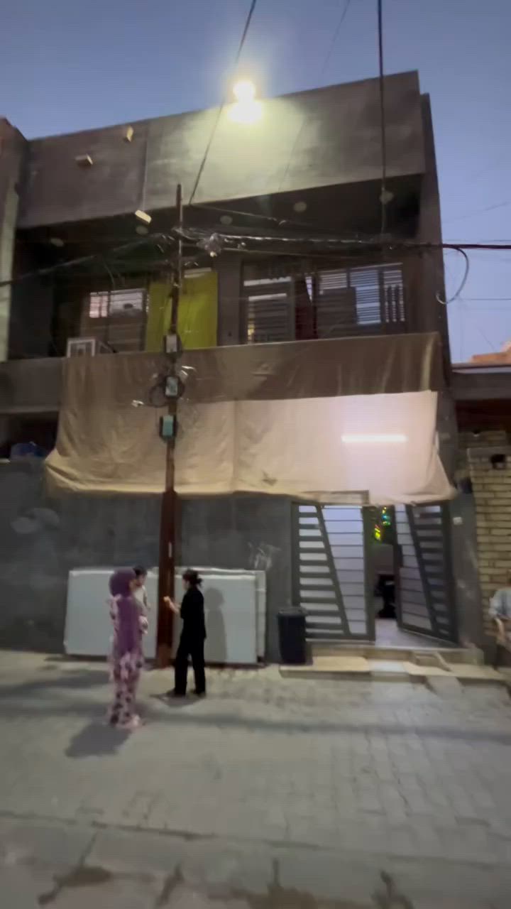 بيت 100 متر قاطين ونص 5 غرف منام وستقبال وصاله وحمامات  3 وصاله  وباقي الخدمات مثل ما واضح  بتصوير. زراعي  سند 25 خمسه الاوله مقابيل قطاع 11 استفسار ***********
