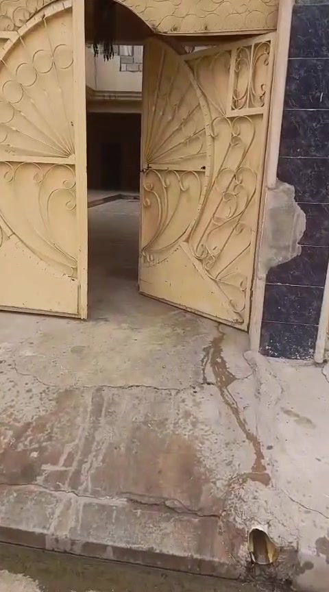*🏡 دار للبيع في حي البكر 🏡*

📍 *الموقع*: حي البكر، يم شارع المنظمة، بالقرب من جامع الرؤوف  
📐 *المساحة*: 200 متر  
📄 *السند*: طابو صرف ✅  
💰 *نوع البيع*: بيع مباشر  
🔄 *معارضة*: متوفرة بشرط تكون بدار طابو صرف

⭐ موقع مميز وحيوي وقريب على جميع الخدمات

*للاستفسار والتواصل:*  
📞 ***********  
📞 ***********  
💬 بيهم واتساب
